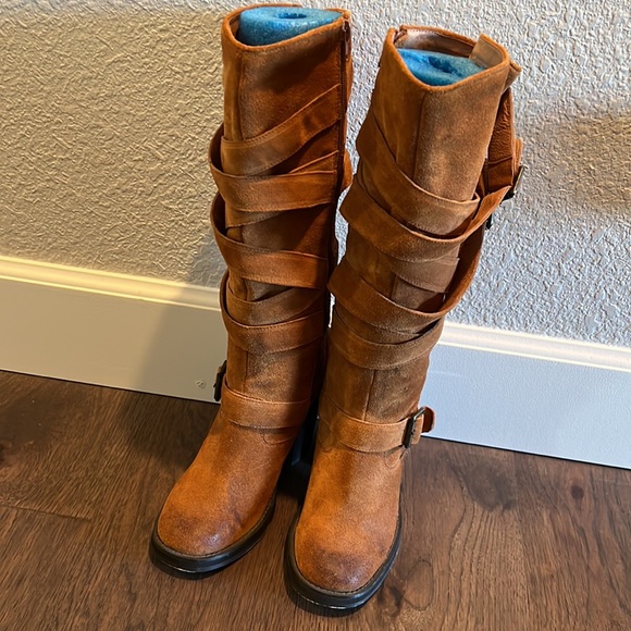 Jeffrey Campbell mission boots - Picture 3 of 9